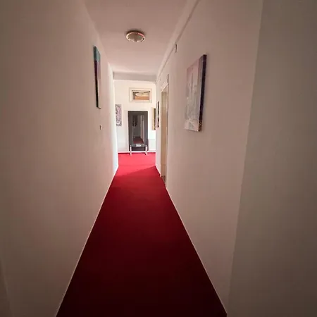 Y Panzio فندق مبيت وإفطار 3*